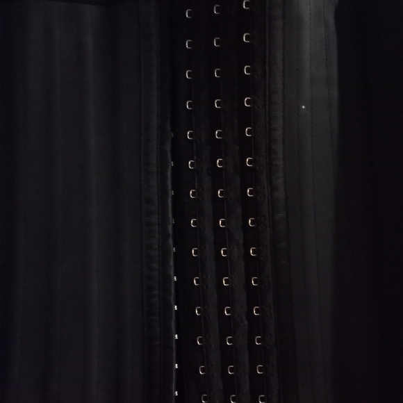 25 steel boned waist trainer - Picture 4 of 5